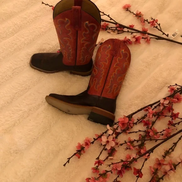 Boot - Picture 5 of 7